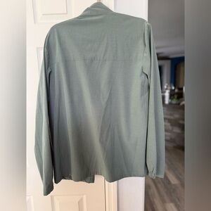 Men’s large Travis Mathew lightweight jacket great condition